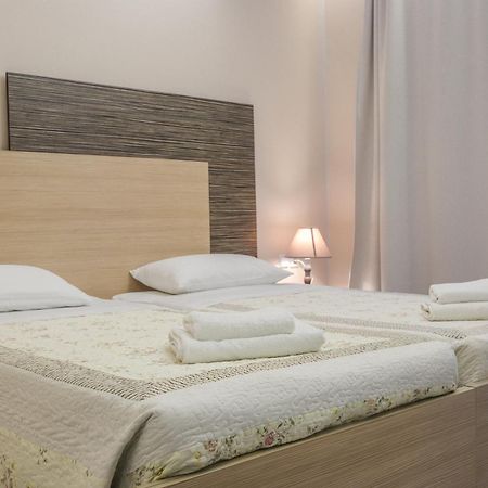 Delfini Beach Hotel & Suites アルハンゲロス エクステリア 写真