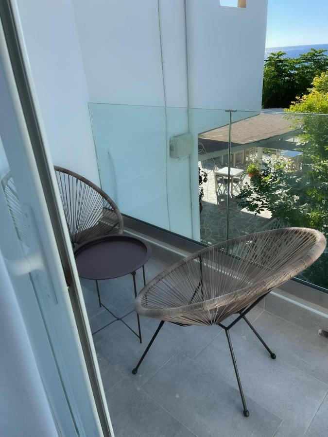 Delfini Beach Hotel & Suites アルハンゲロス エクステリア 写真
