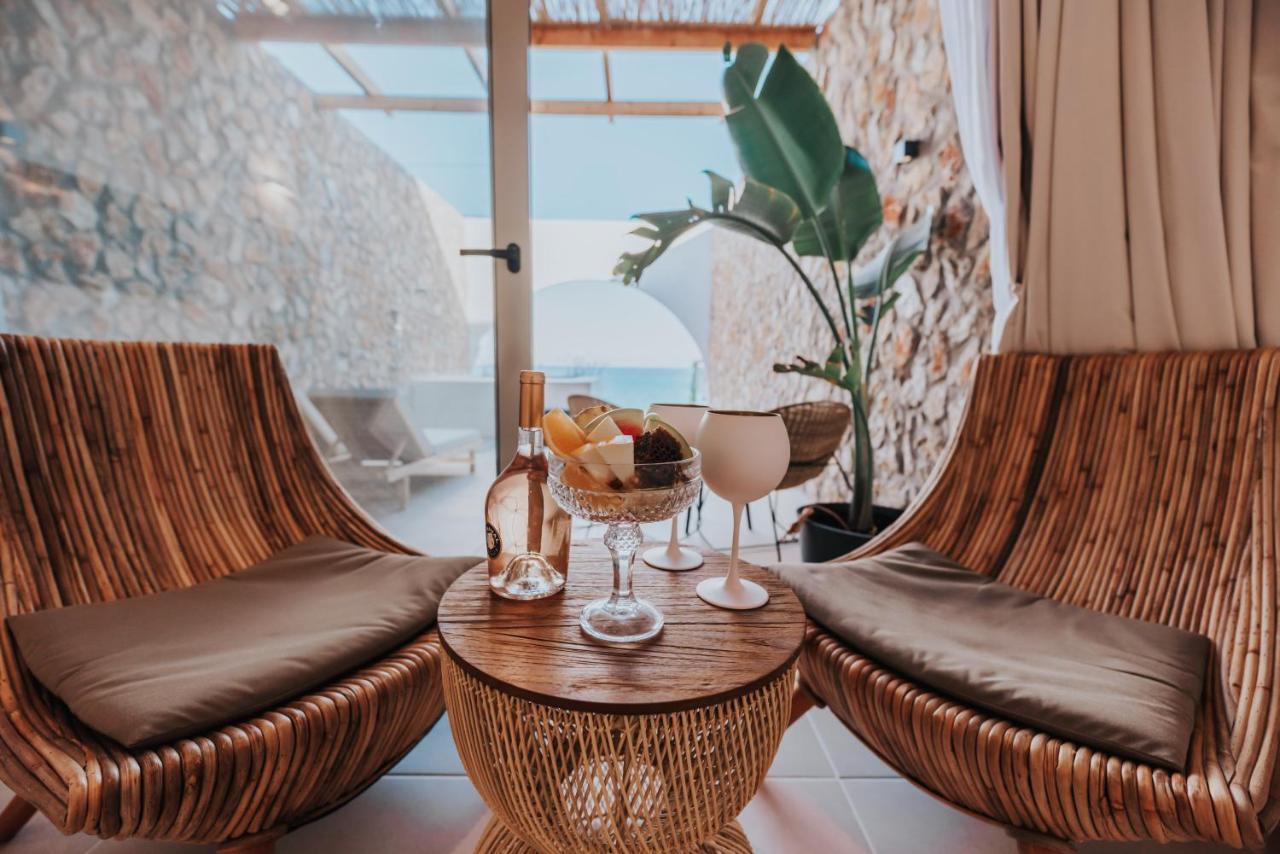 Delfini Beach Hotel & Suites アルハンゲロス エクステリア 写真