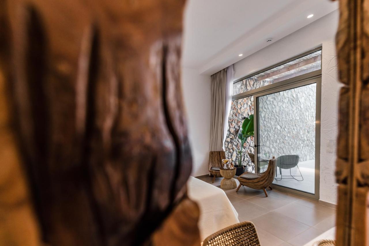 Delfini Beach Hotel & Suites アルハンゲロス エクステリア 写真
