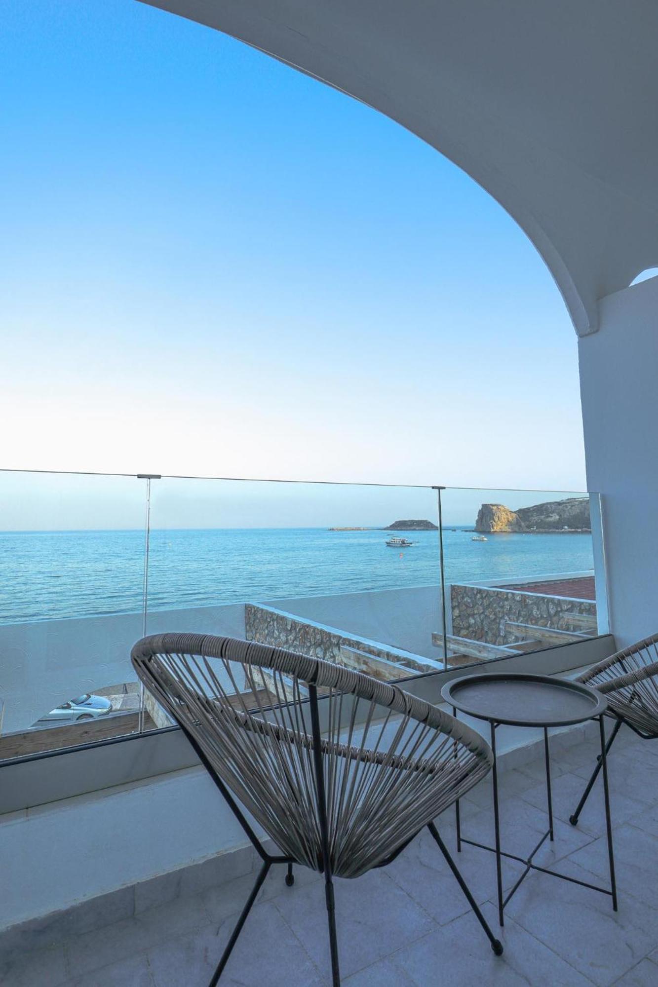 Delfini Beach Hotel & Suites アルハンゲロス エクステリア 写真