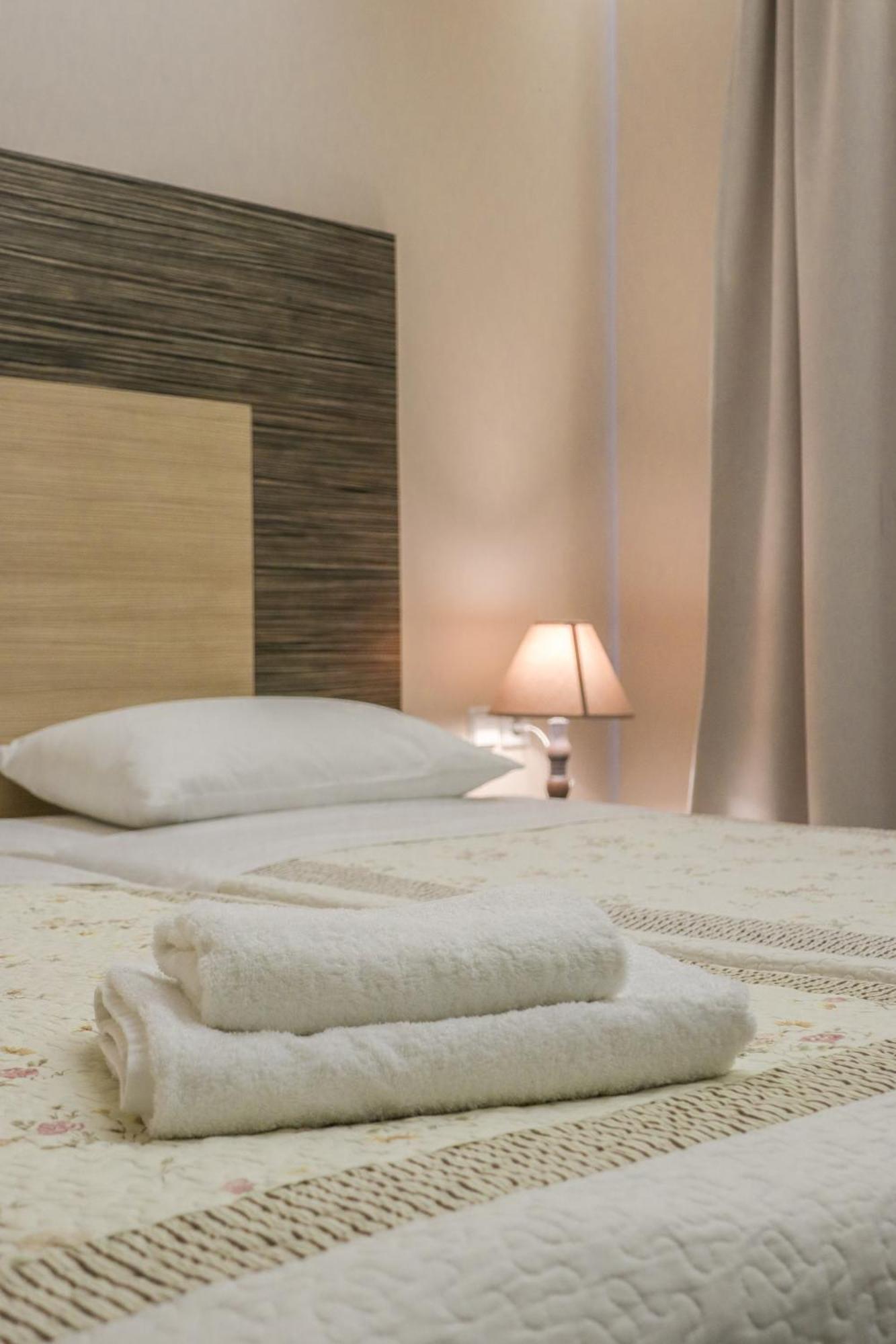 Delfini Beach Hotel & Suites アルハンゲロス エクステリア 写真