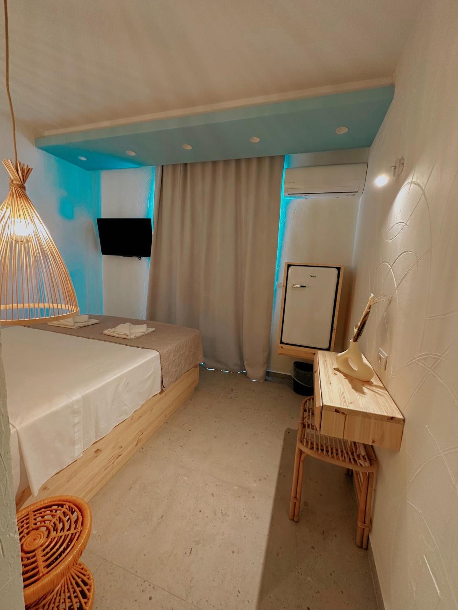 Delfini Beach Hotel & Suites アルハンゲロス エクステリア 写真