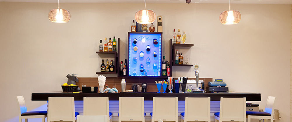 Delfini Beach Hotel & Suites アルハンゲロス エクステリア 写真